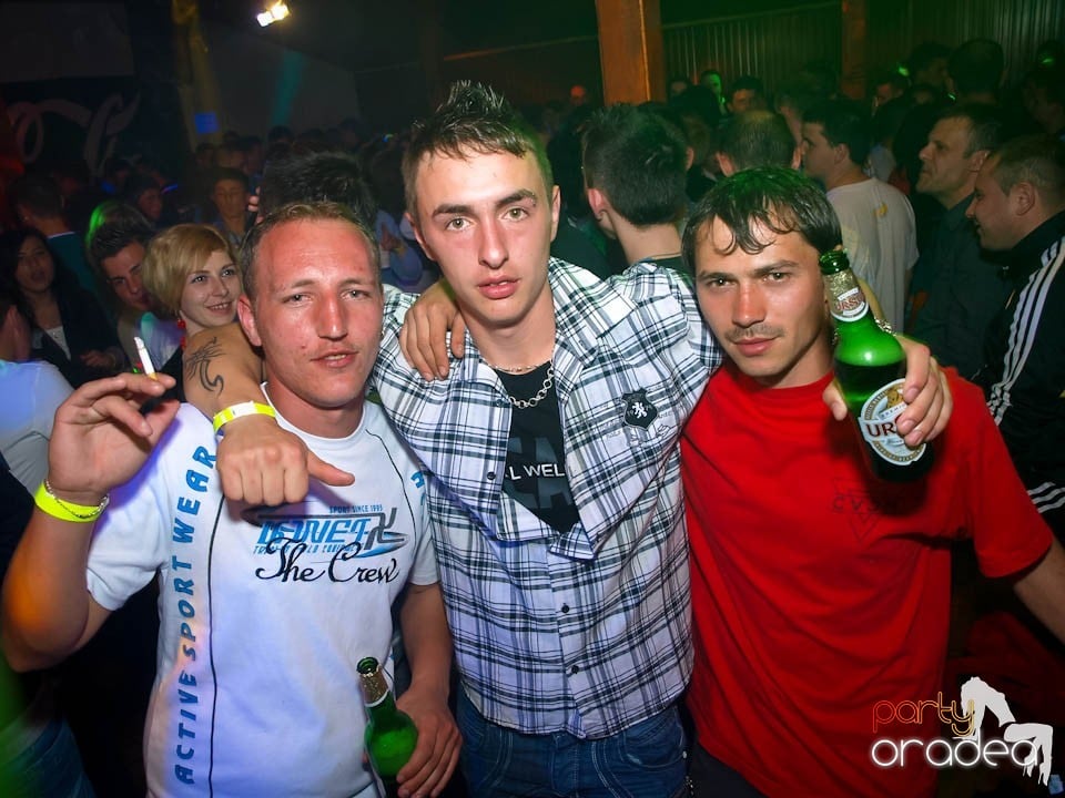 Discovery DJ şi PLSCB în Disco Faház,