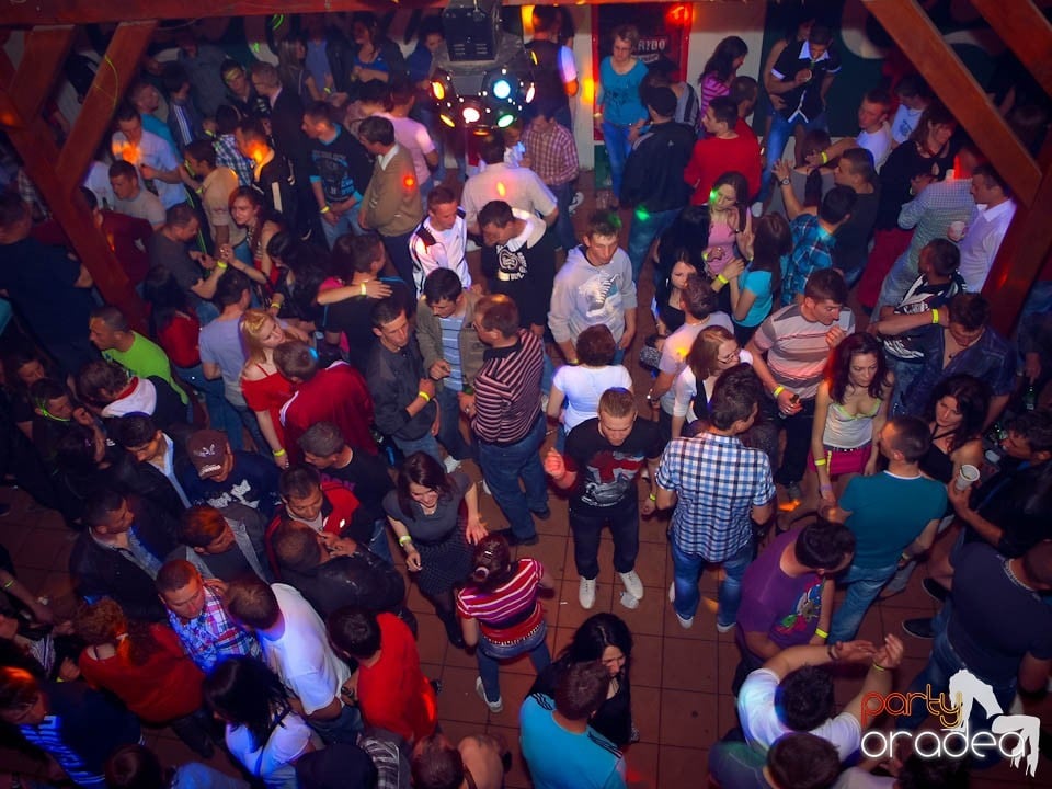 Discovery DJ şi PLSCB în Disco Faház,