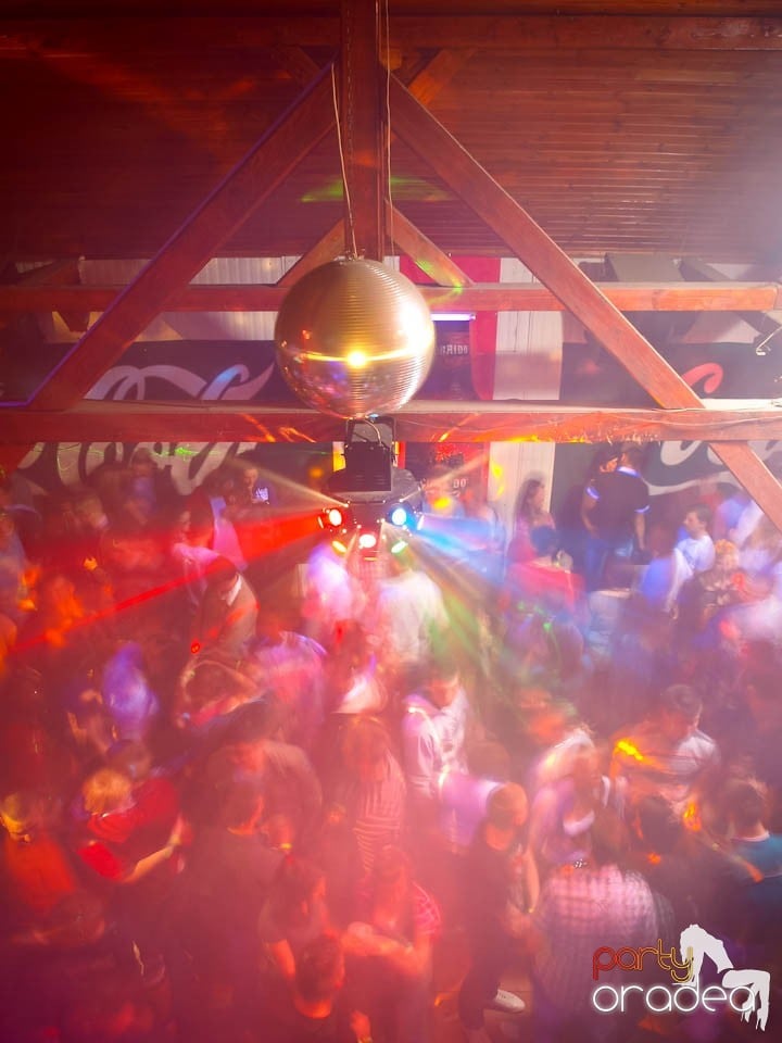 Discovery DJ şi PLSCB în Disco Faház,