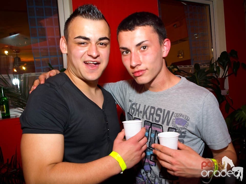 Discovery DJ şi PLSCB în Disco Faház,