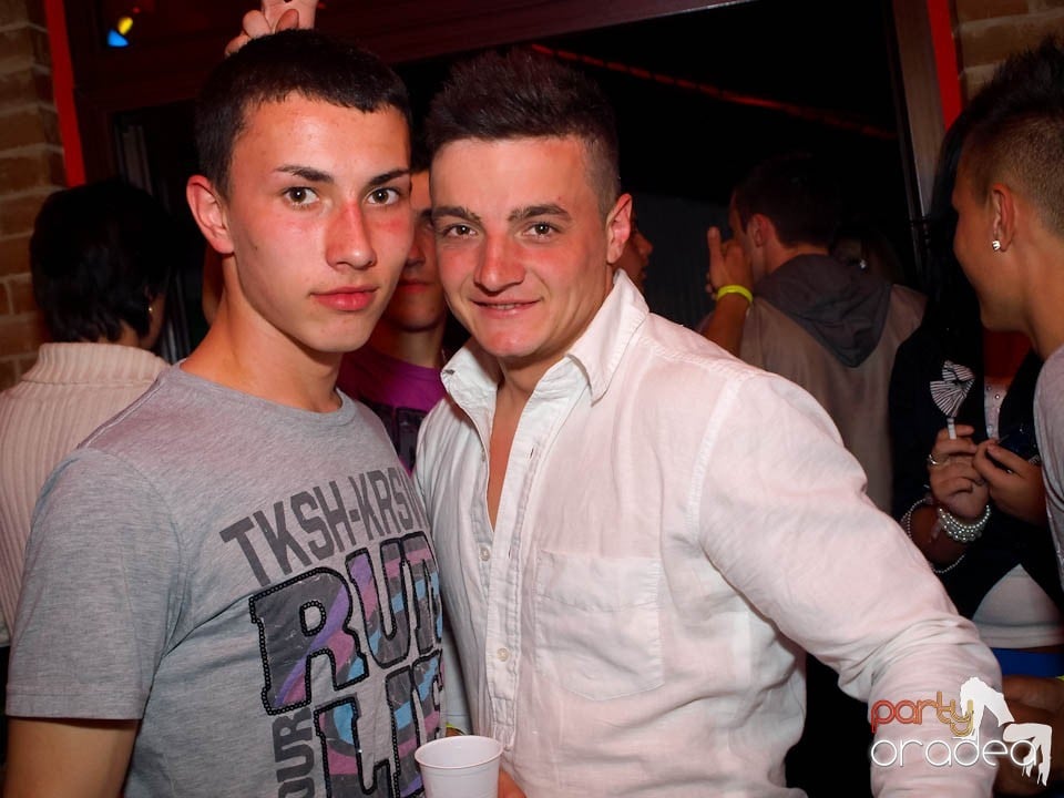 Discovery DJ şi PLSCB în Disco Faház,