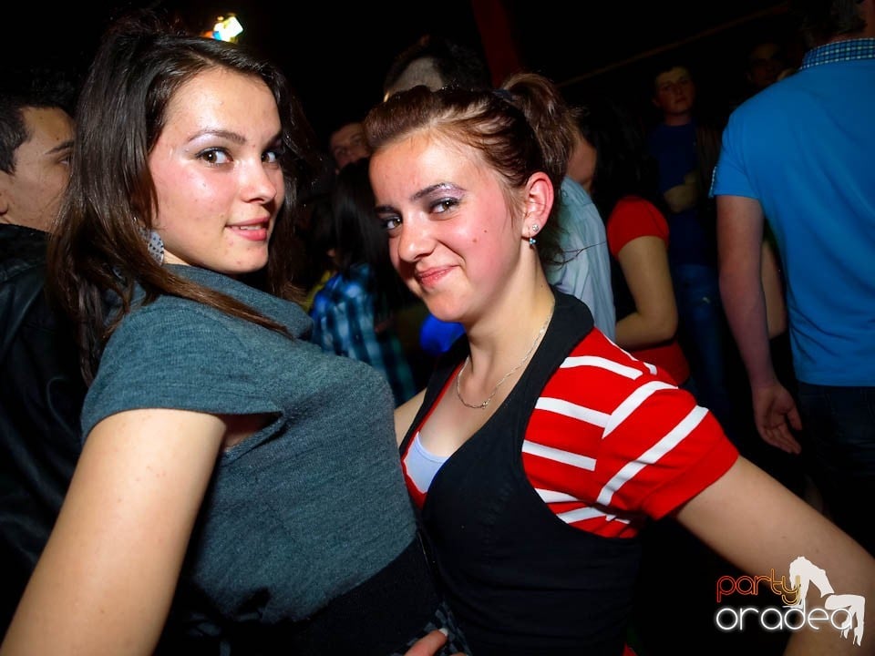 Discovery DJ şi PLSCB în Disco Faház,