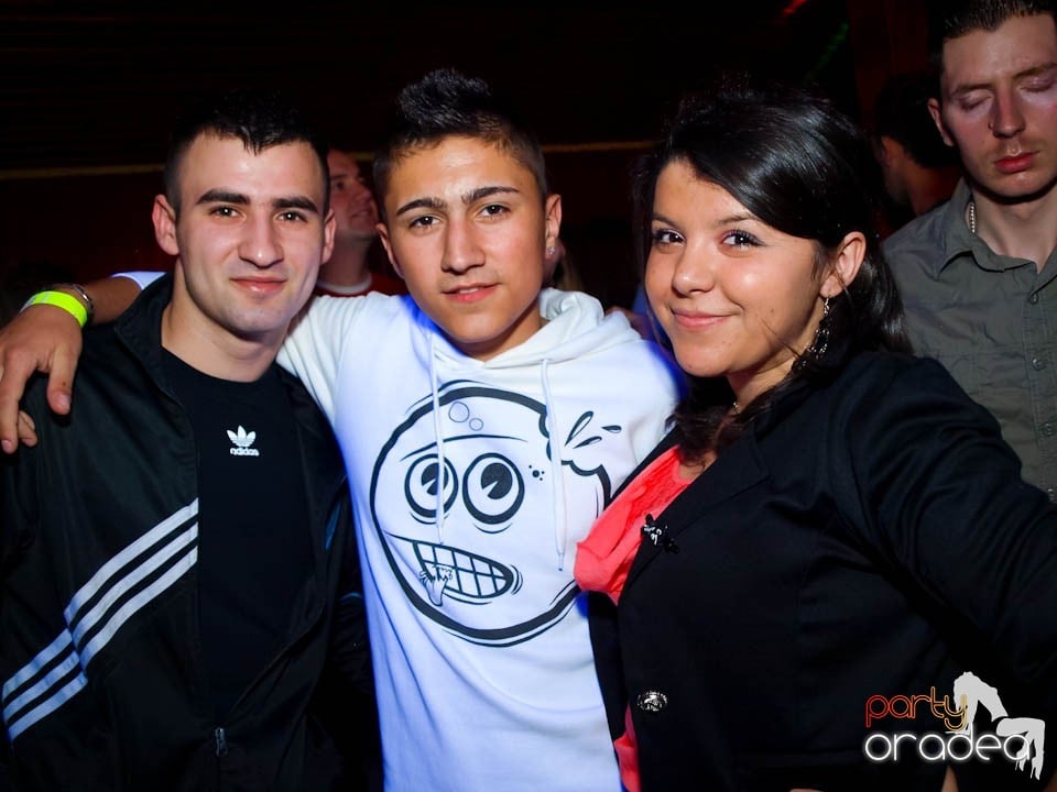 Discovery DJ şi PLSCB în Disco Faház,