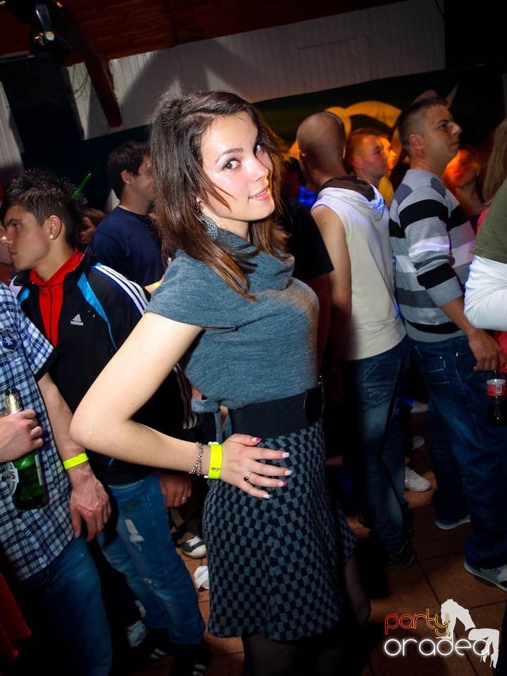 Discovery DJ şi PLSCB în Disco Faház,