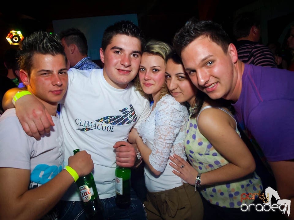 Discovery DJ şi PLSCB în Disco Faház,