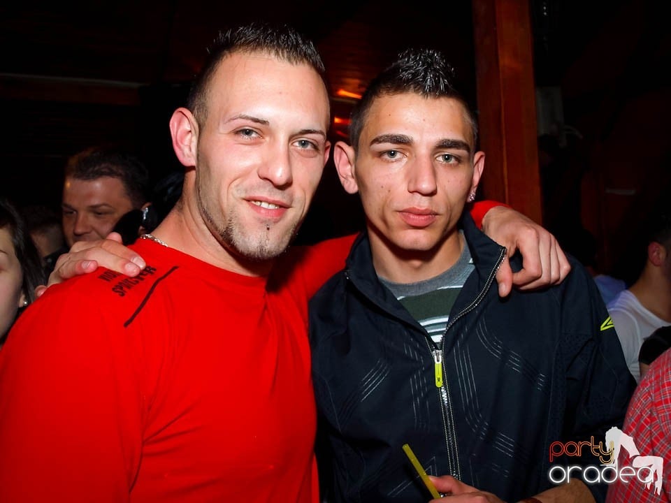 Discovery DJ şi PLSCB în Disco Faház,