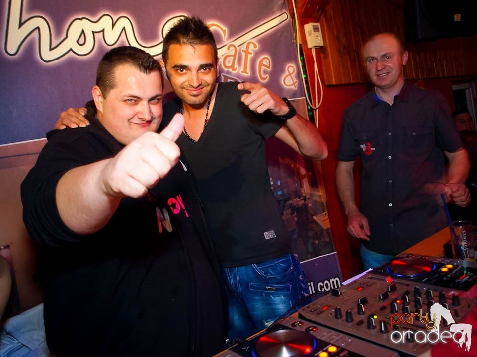 Discovery DJ şi PLSCB în Disco Faház,