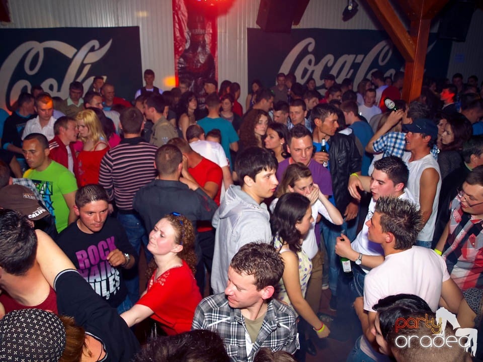 Discovery DJ şi PLSCB în Disco Faház,