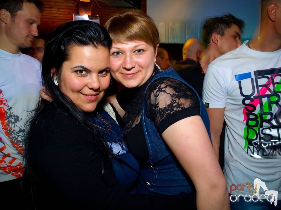 Discovery DJ şi PLSCB în Disco Faház,