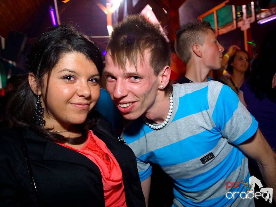 Discovery DJ şi PLSCB în Disco Faház,
