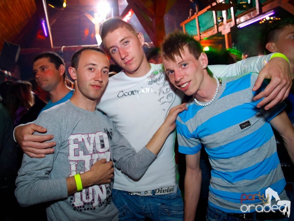 Discovery DJ şi PLSCB în Disco Faház,