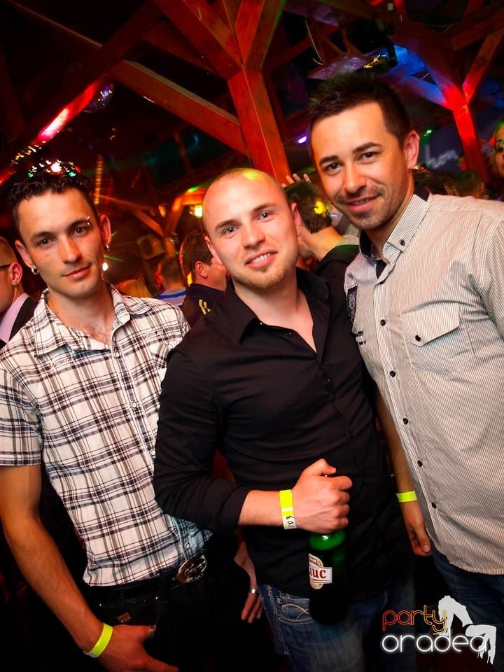 Discovery DJ şi PLSCB în Disco Faház,