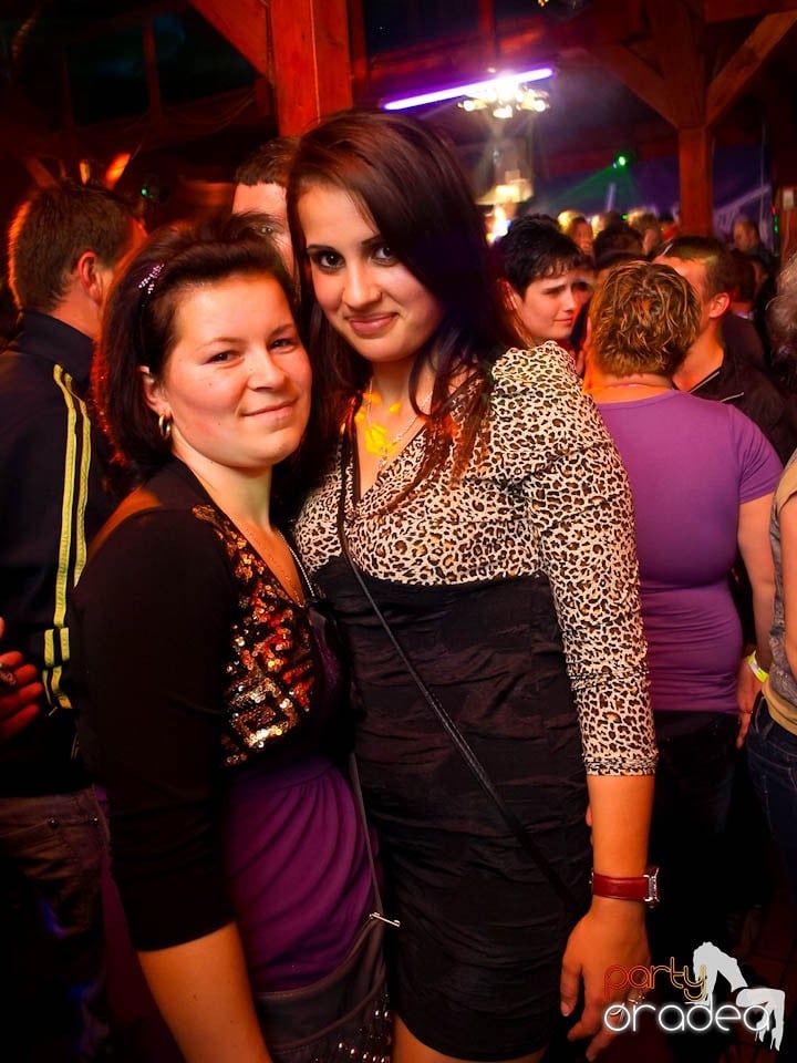 Discovery DJ şi PLSCB în Disco Faház,