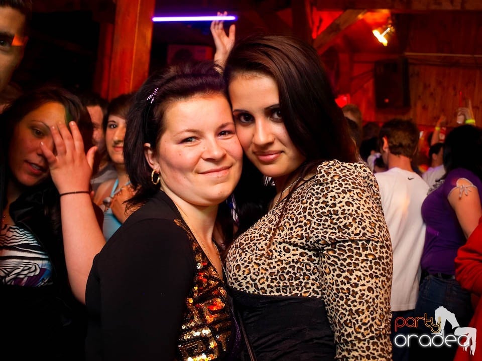Discovery DJ şi PLSCB în Disco Faház,