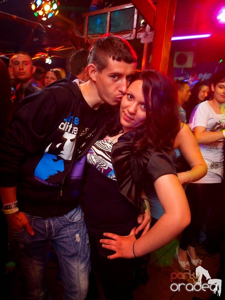 Discovery DJ şi PLSCB în Disco Faház,