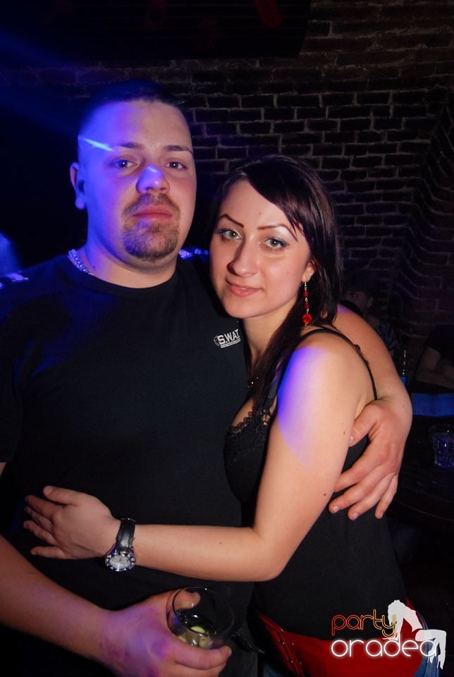 Distracţia continuă în Club Escape,