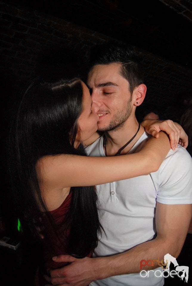 Distracţia continuă în Club Escape,