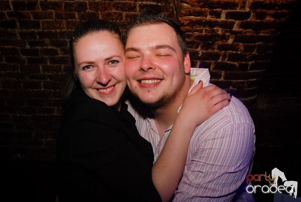 Distracţia continuă în Club Escape,