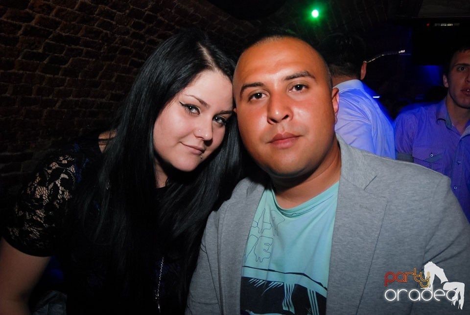 Distracţia continuă în Club Escape,