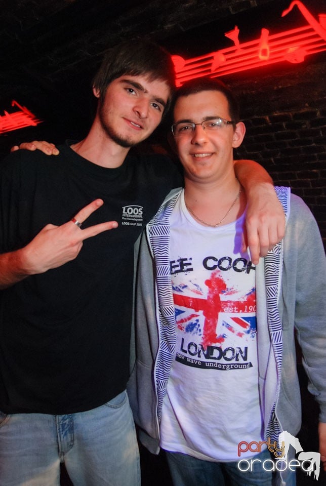 Distracţia continuă în Escape, 