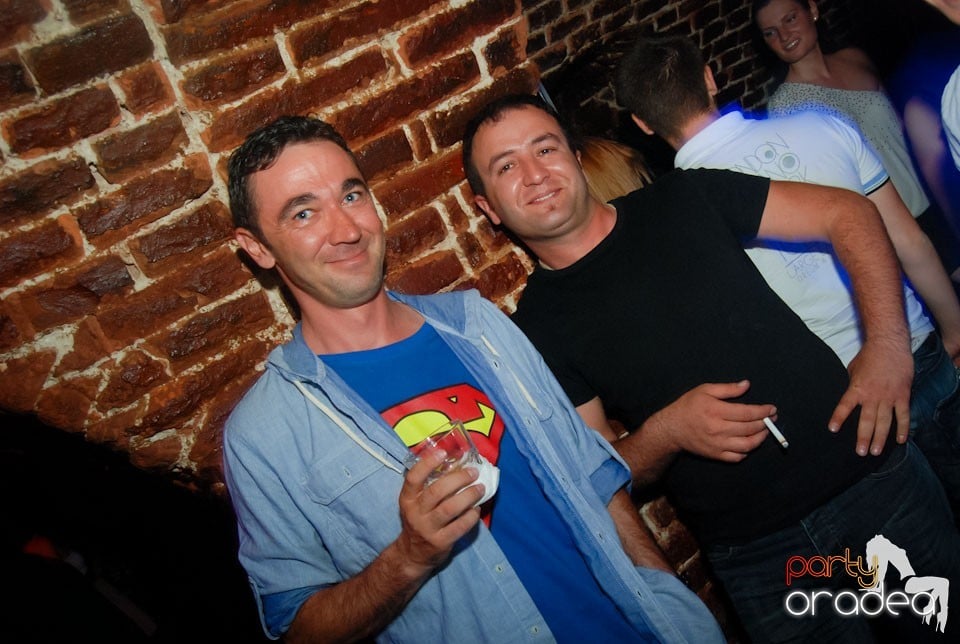 Distracţia continuă în Escape, 