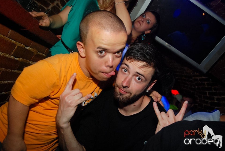 Distracţia continuă în Escape, 