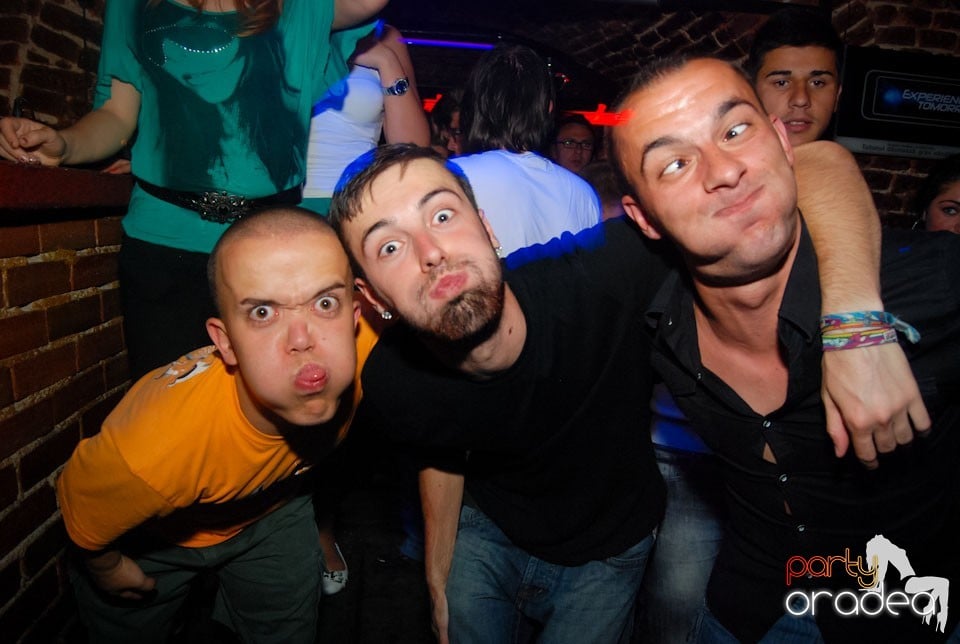 Distracţia continuă în Escape, 