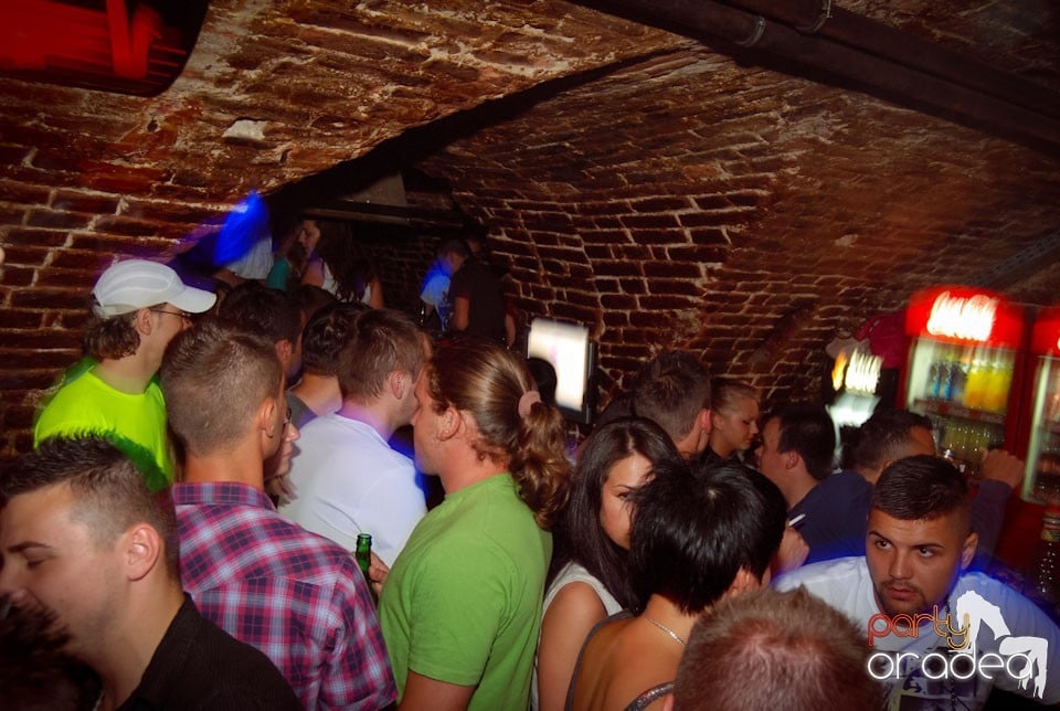 Distracţia continuă în Escape, 