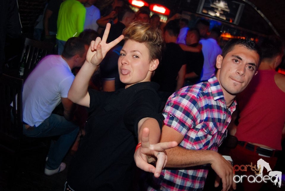 Distracţia continuă în Escape, 