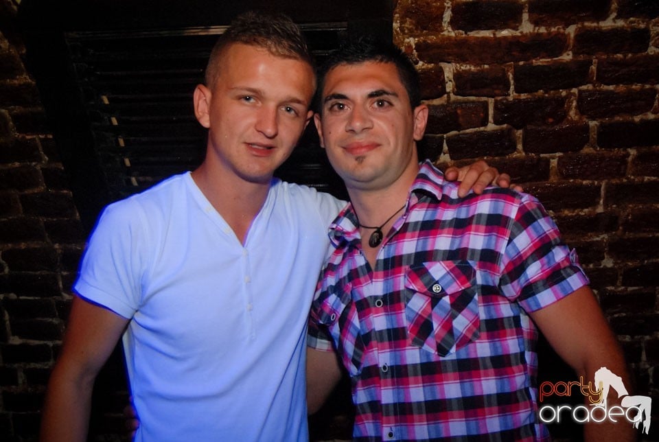 Distracţia continuă în Escape, 