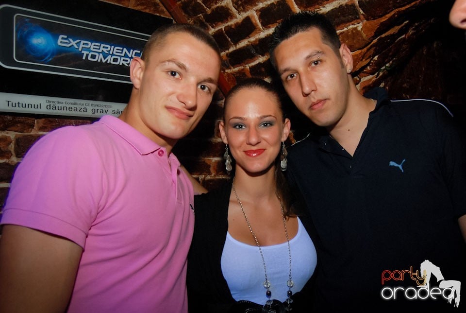 Distracţia continuă în Escape, 