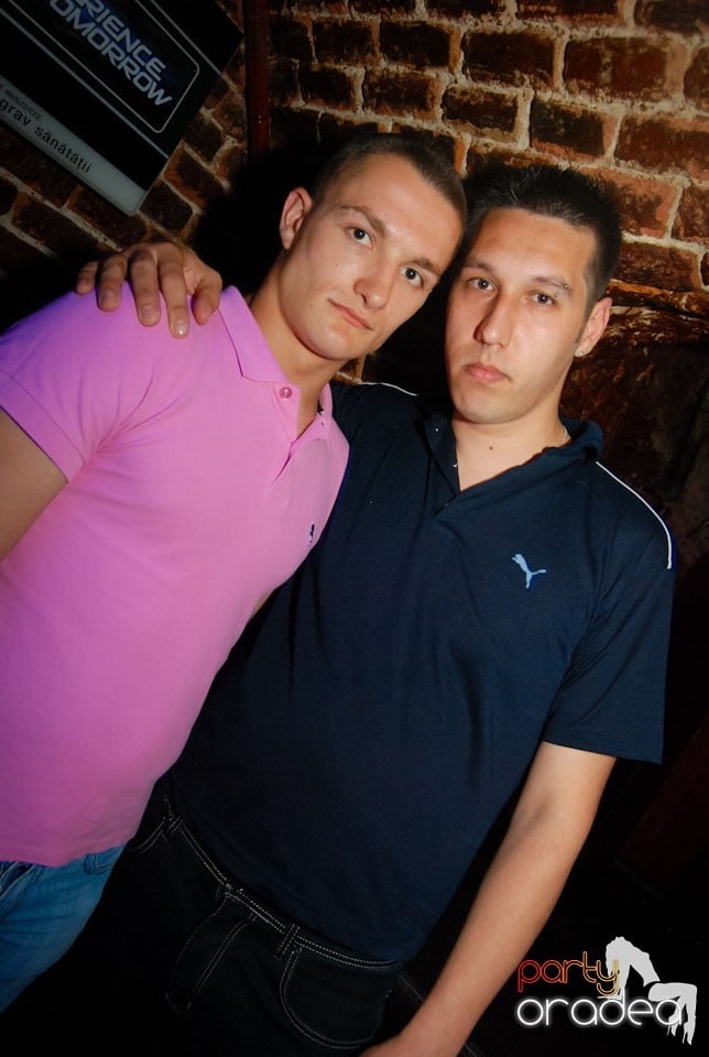 Distracţia continuă în Escape, 