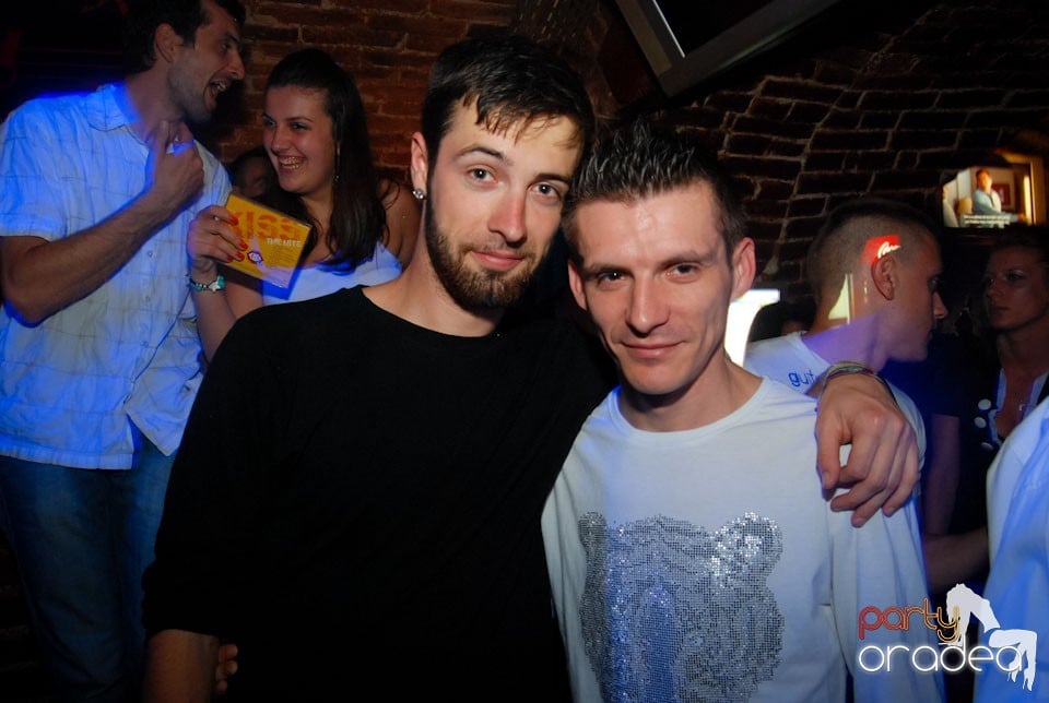 Distracţia continuă în Escape, 