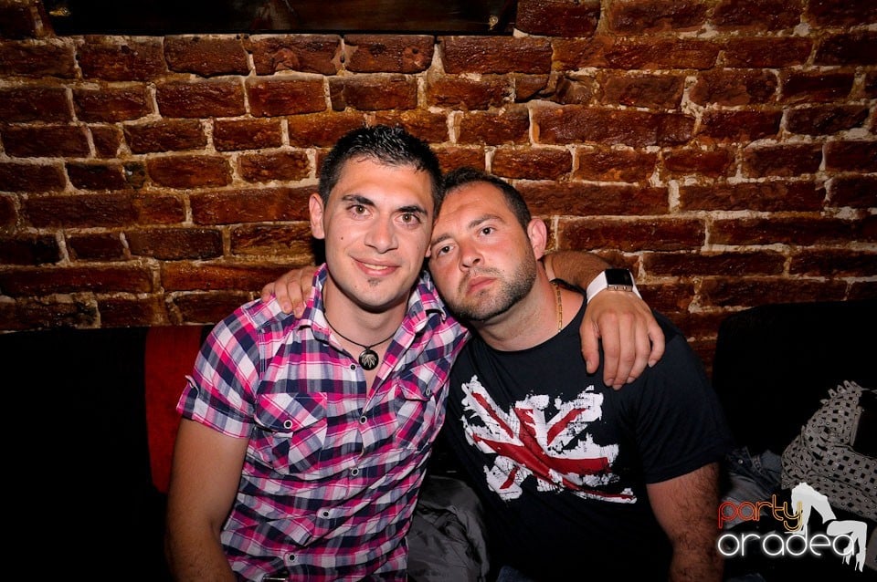 Distracţia continuă în Escape, 