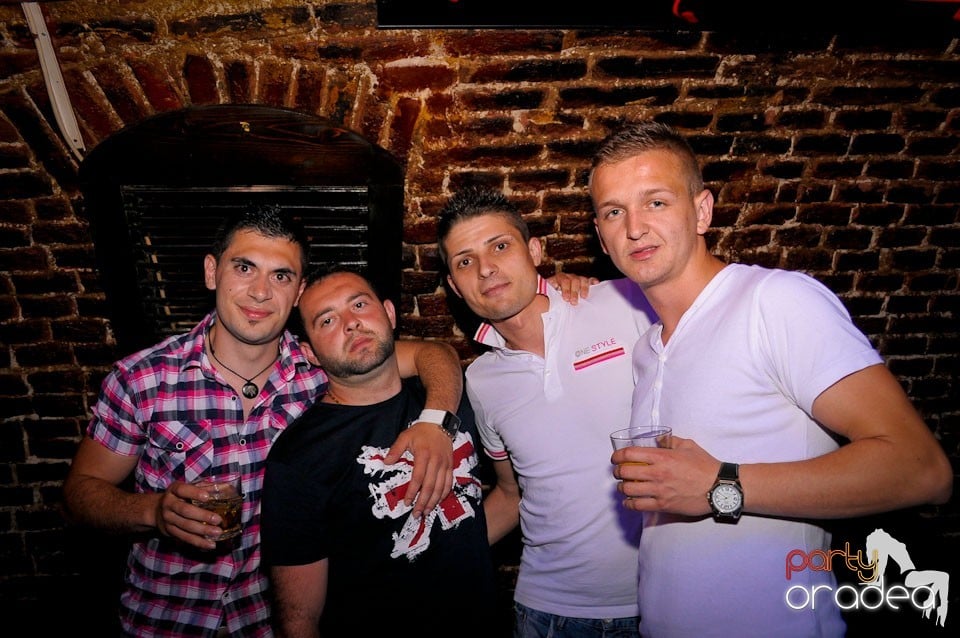 Distracţia continuă în Escape, 