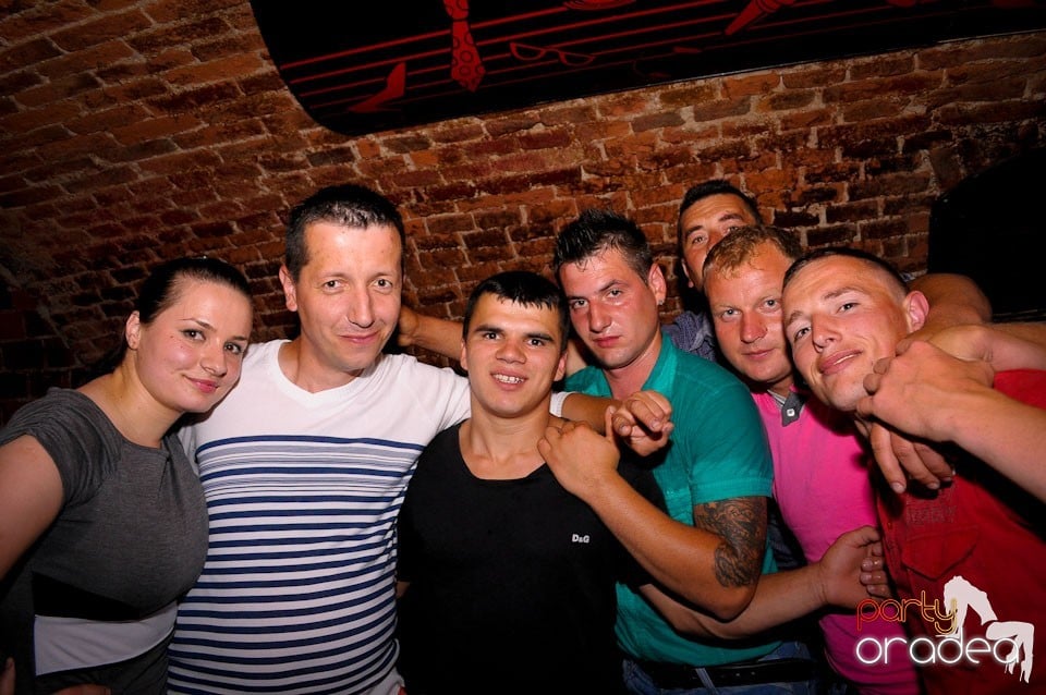 Distracţia continuă în Escape, 