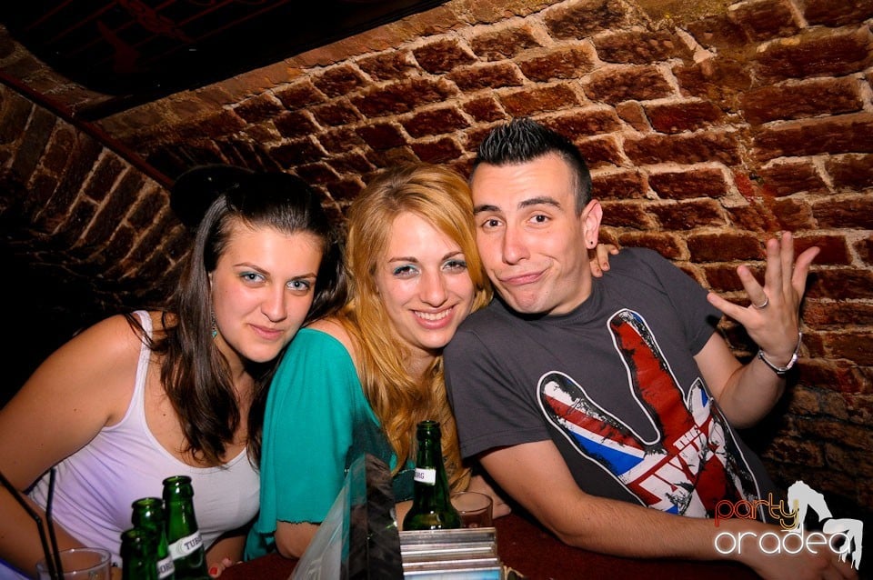 Distracţia continuă în Escape, 