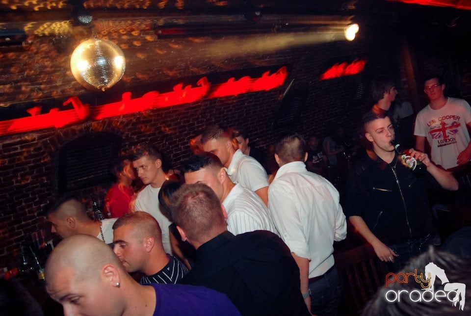 Distracţia continuă în Escape, 