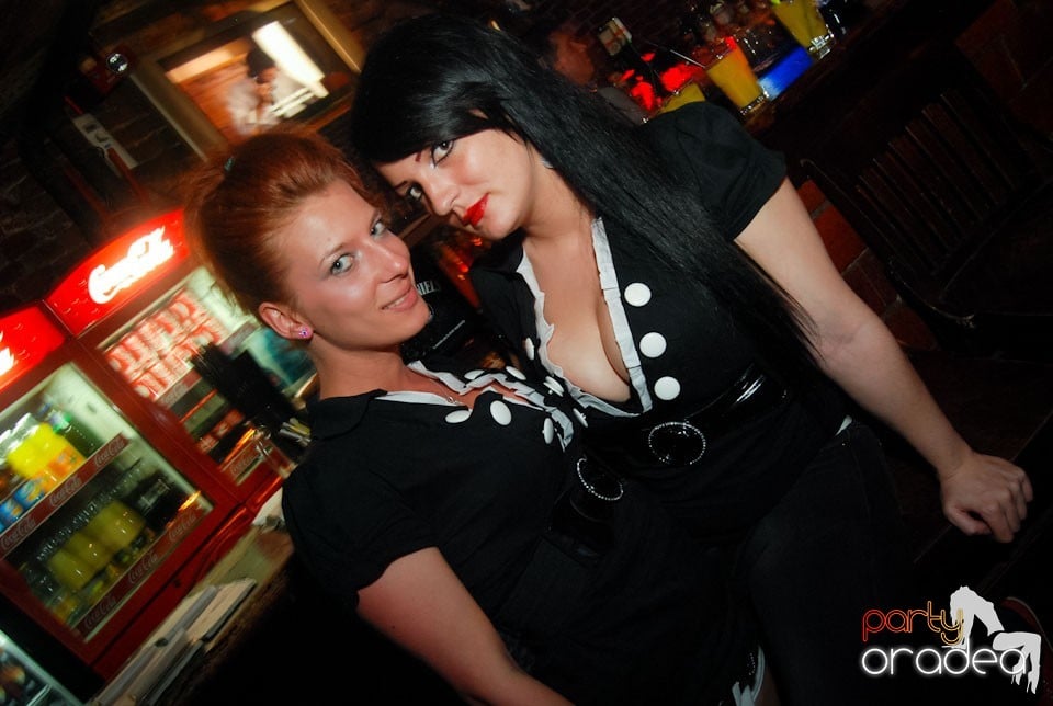 Distracţia continuă în Escape, 