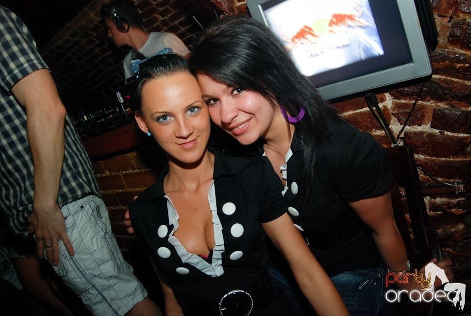 Distracţia continuă în Escape, 