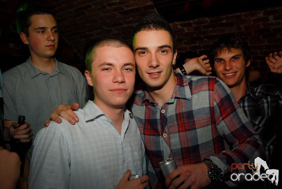 Distracţia continuă în Escape, 