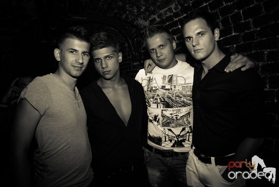 Distracţia continuă în Escape, 