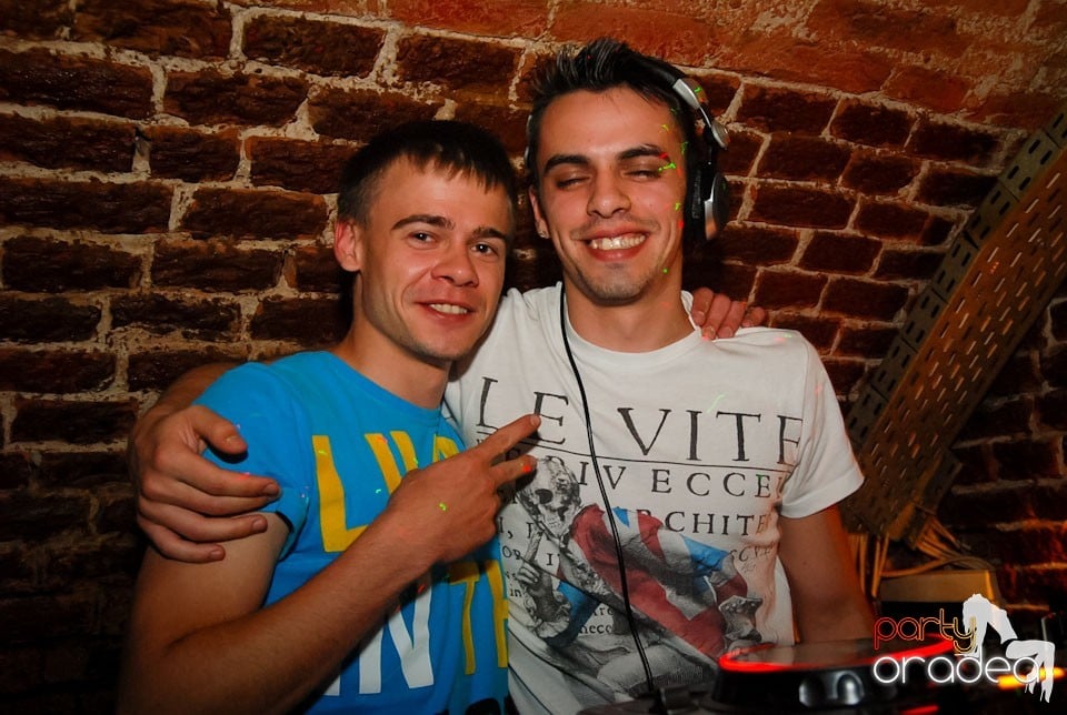 Distracţia continuă în Escape, 