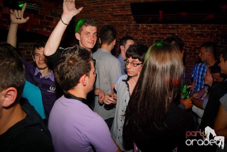 Distracţia continuă în Escape, 