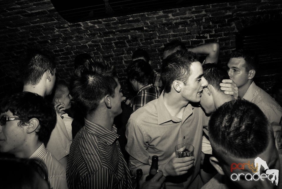 Distracţia continuă în Escape, 