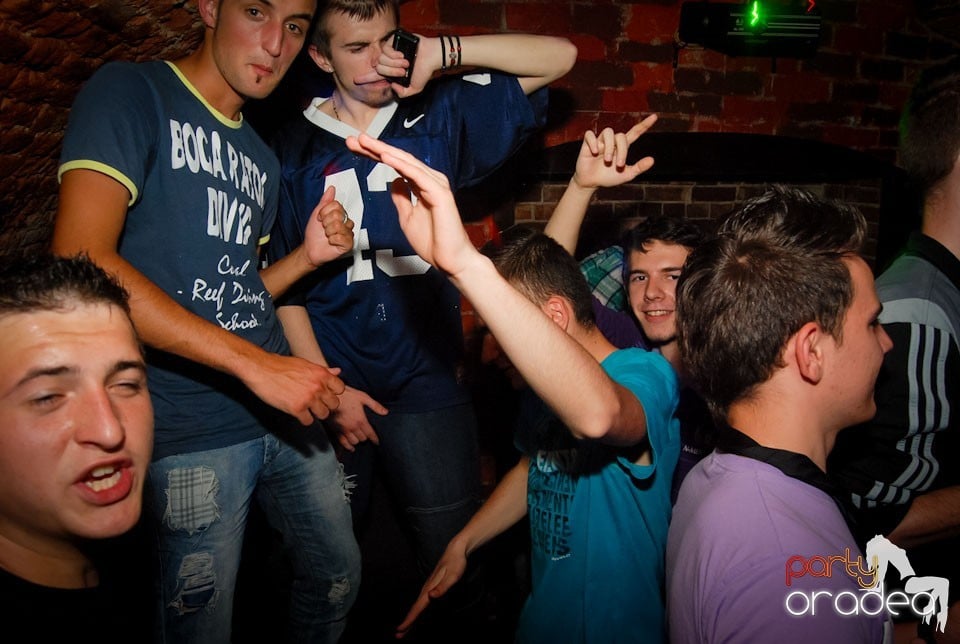 Distracţia continuă în Escape, 