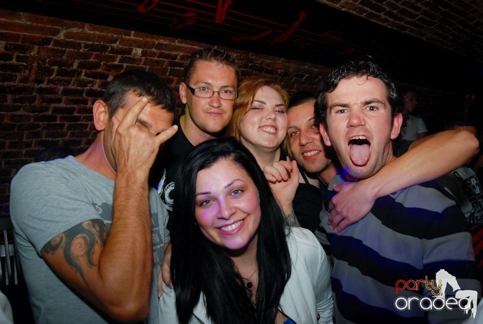 Distracţia continuă în Escape, 