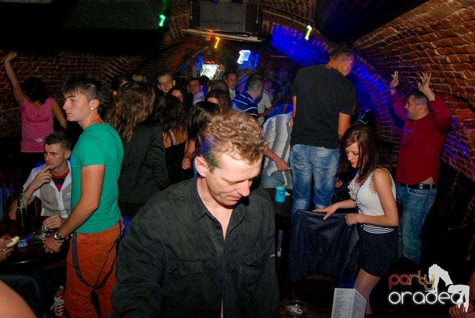 Distracţia continuă în Escape, 