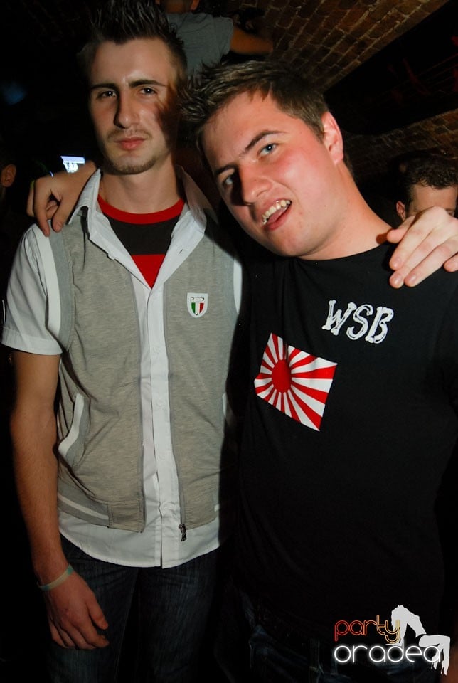 Distracţia continuă în Escape, 