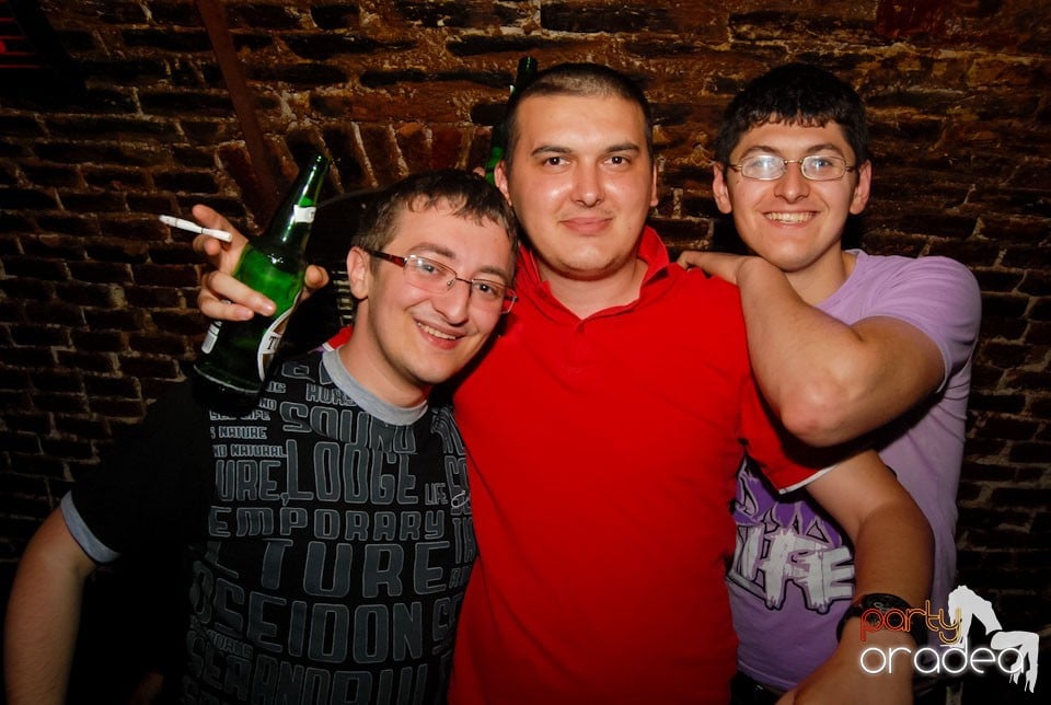 Distracţia continuă în Escape, 